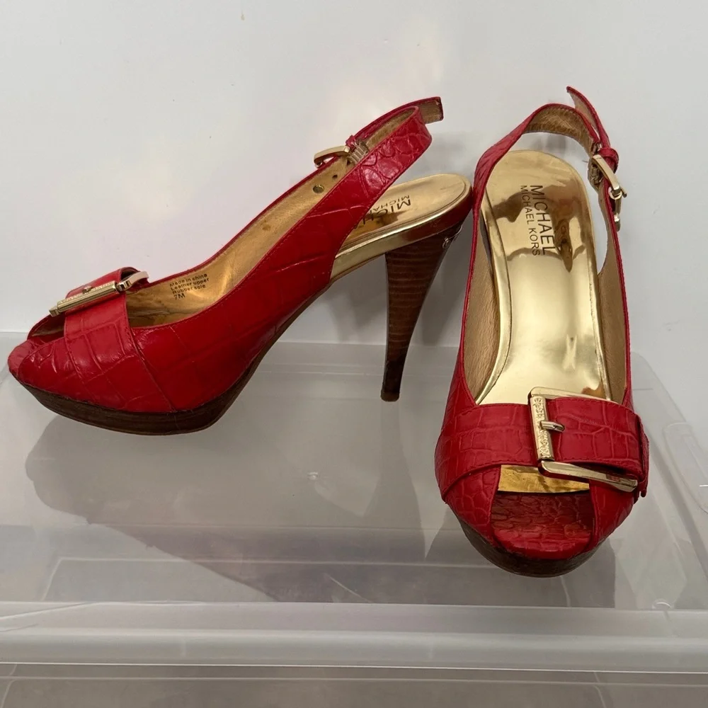 Buy 1 get 1 FREE
Michael Kors Red Croc-Embossed Peep-Toe Heels - Picture 3 of 10